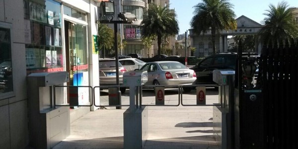 浙江某小區擺閘案例