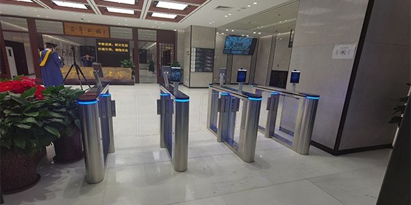 北京大學人臉識別速通門案例